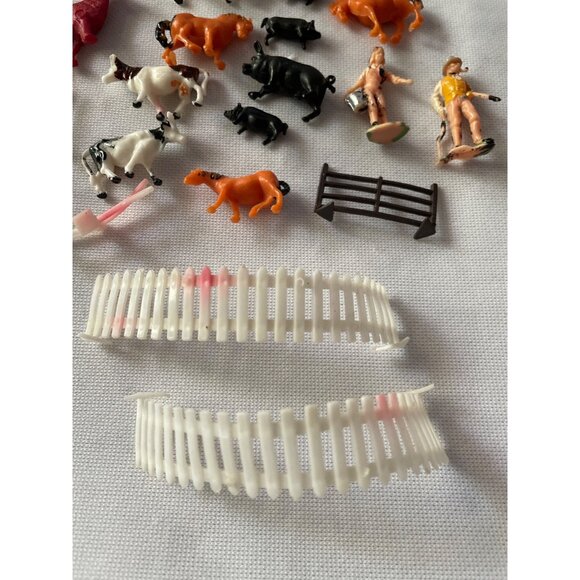 Vintage Farm tiny Animal & Figures Toy Set With Fencing - Picture 2 of 7